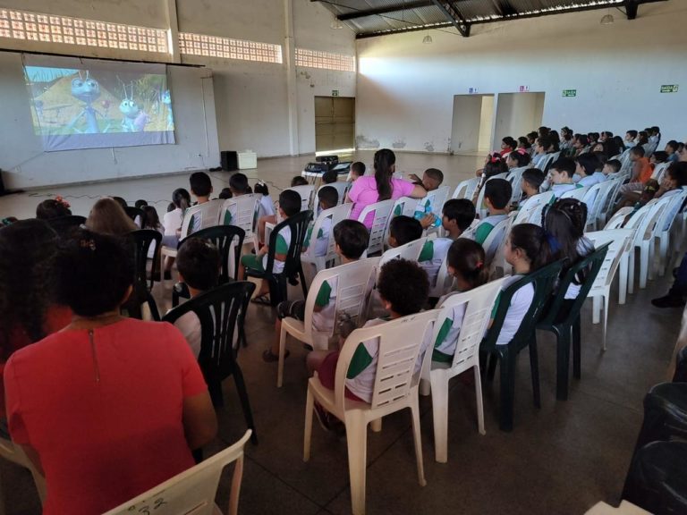 Filmes de natal serão exibidos de graça em quatro cidades do Entorno do DF