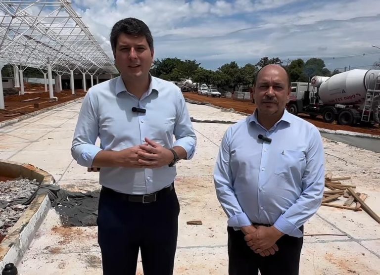 Eduardo Pedrosa comemora avanço das obras do terminal de ônibus do Itapoã