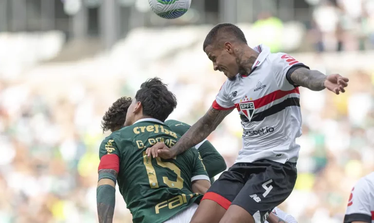 São Paulo bate Palmeiras e vence a Supercopa do Brasil pela 1ª vezSão Paulo bate Palmeiras e vence a Supercopa do Brasil pela 1ª vez