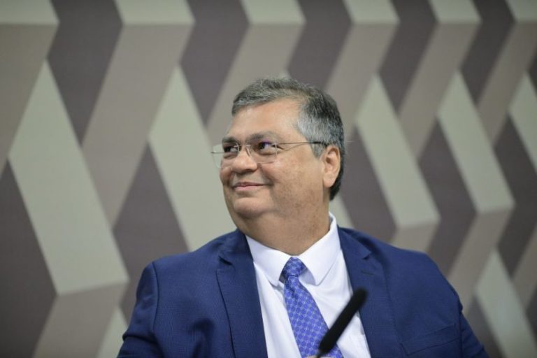 Flávio Dino é sorteado relator de recurso de Bolsonaro contra multa imposta pelo TSE