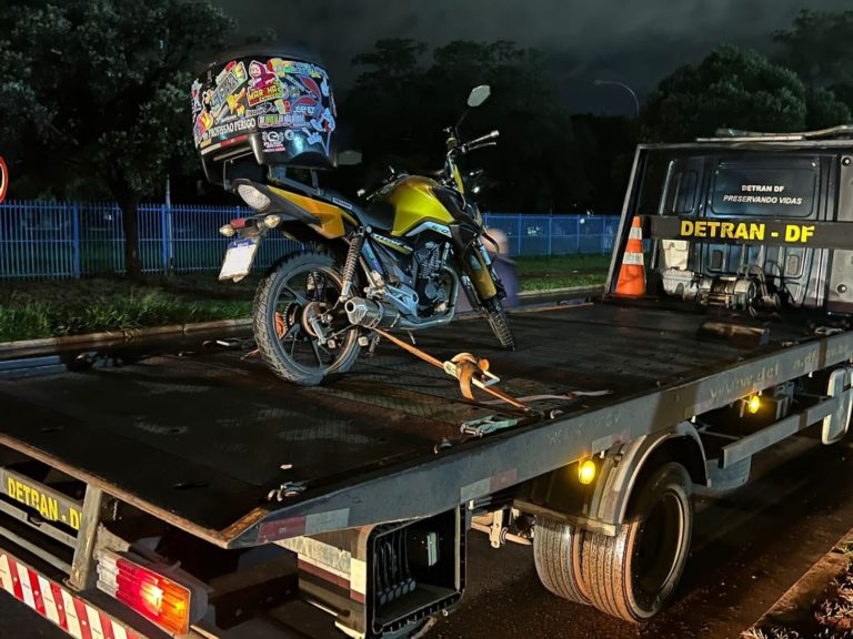 Moto com 331 infrações era pilotada por condutor inabilitado na Asa Sul