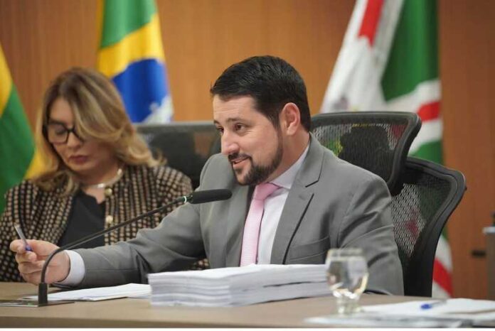 Deputado André do Premium destina emendas para Santo Antônio do Descoberto