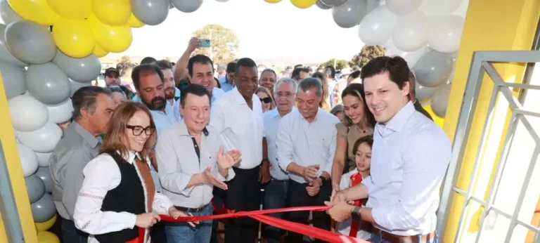 Daniel Vilela entrega escola em Itumbiara e diz que educação é prioridade do governo