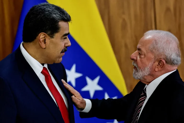 Após Lula comentar polêmica sobre ‘banho de sangue’, Maduro diz para ‘quem se assustou, que tome um chá de camomila’