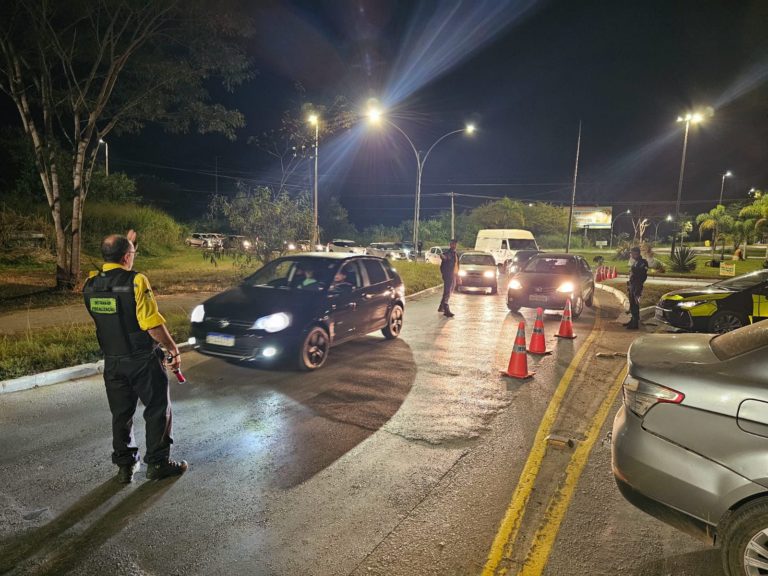 Detran-DF autua 76 condutores por alcoolemia no fim de semana