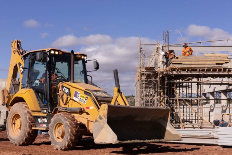 Caesb recebe 40 toneladas de equipamentos para ampliar fornecimento de água na região norte do DF