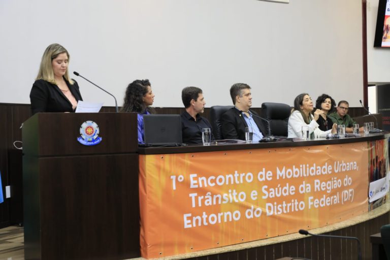 Caroline Fleury participa de Encontro sobre Segurança Viária e Mobilidade em Águas Lindas