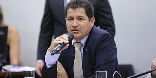 Sandro Avelar se filia ao PSDB para liderar partido no Distrito Federal